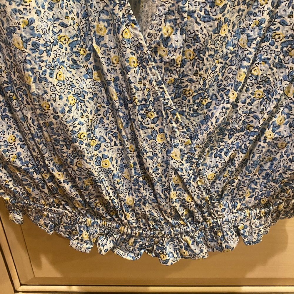 Universal Thread NWT Ruffle Floral Top XXL - Picture 6 of 6